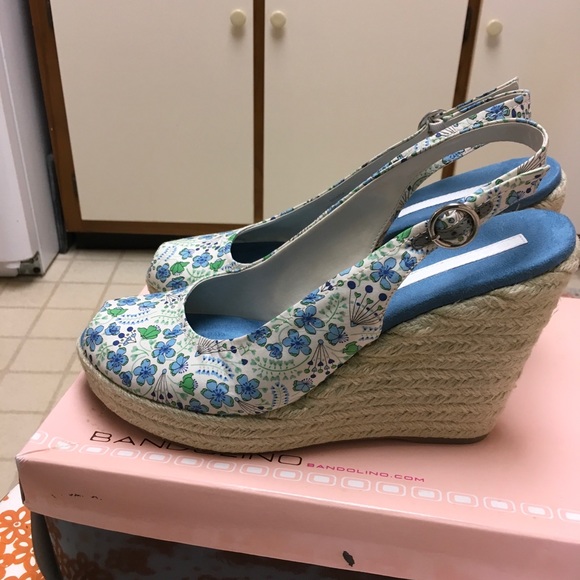 Bandolino Wedge Sandal - Picture 2 of 8